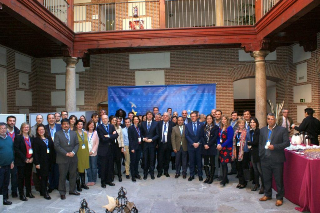 Foto de familia de las jornadas de la FEMP, ONU Habitat y Uraia. 