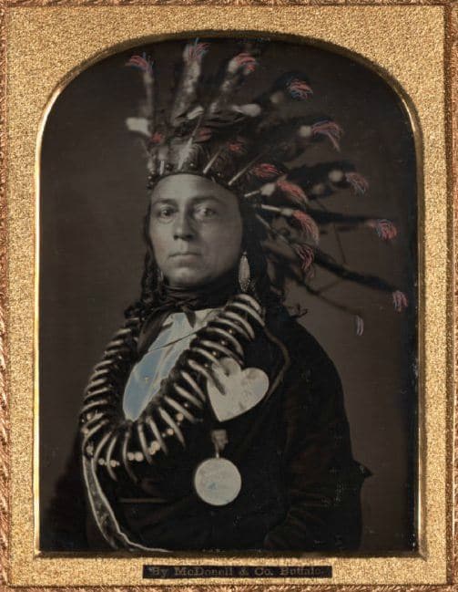 Daguerreotipo de jefe indio a mediados del siglo XIX. 