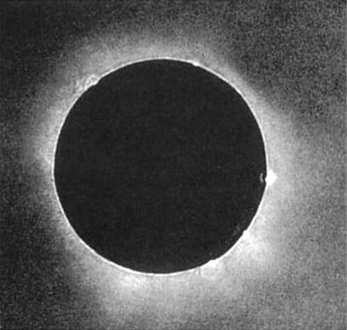 Primer daguerrotipo de un eclipse solar. 